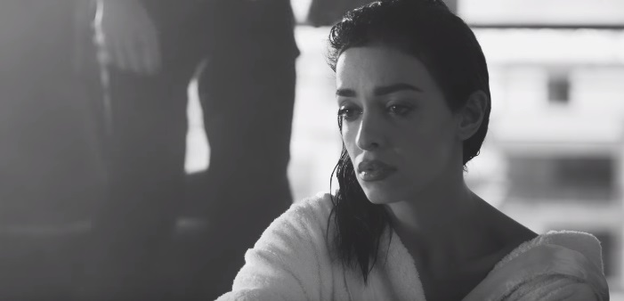 "Δεν σου χρωστάω αγάπη" - Δείτε το νέο βίντεο κλιπ της Ελένης Φουρέιρα