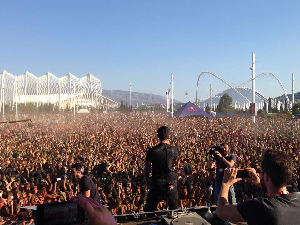 Colour Day Festival: Το ΟΑΚΑ γέμισε με χρώμα, και το GetGreekMusic ήταν εκεί!