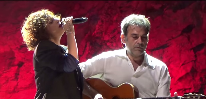 Όταν η Ελεωνόρα Ζουγανέλη τραγουδάει... Shakira! (βίντεο)
