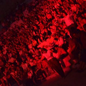 Ο Κώστας Μακεδόνας και οι καλεσμένοι του χάρισαν στο κοινό μια μοναδική βραδιά στο Θέατρο Πέτρας (φωτογραφίες)