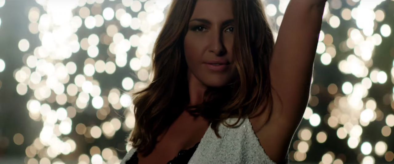 "Fiesta" - Δείτε το νέο βίντεο κλιπ της Έλενας Παπαρίζου!