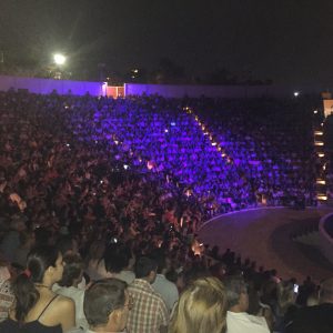 Γεράσιμος Ανδρεάτος: Δείτε όλα όσα έγιναν στην συναυλία του στο Βεάκειο Θέατρο Πειραιά (φωτογραφίες)