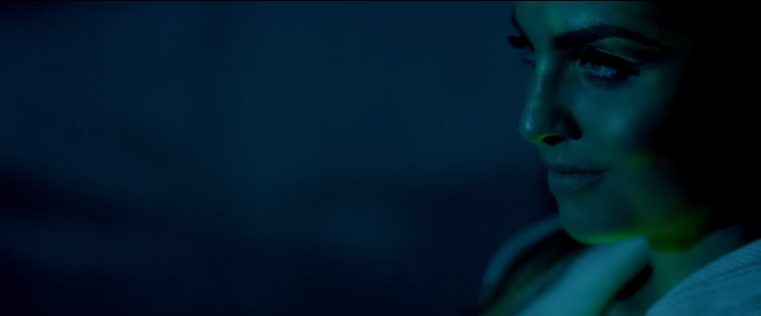 "Under these lights" - Δείτε το νέο βίντεο κλιπ της Xenia Ghali