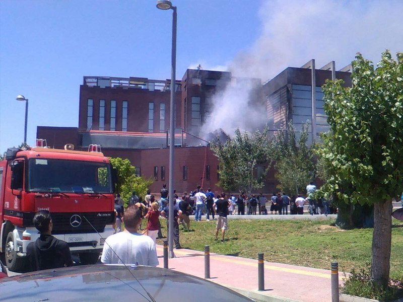 Φωτιά σε γνωστό νυχτερινό κέντρο της Αθήνας