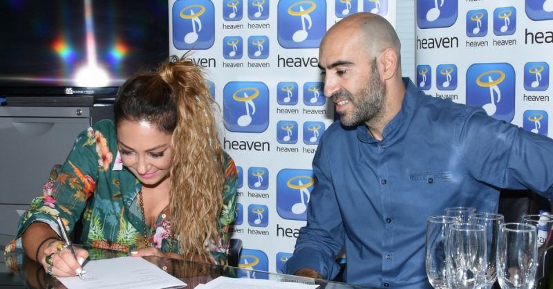 Η Μελίνα Ασλανίδου ανανέωσε το συμβόλαιο της